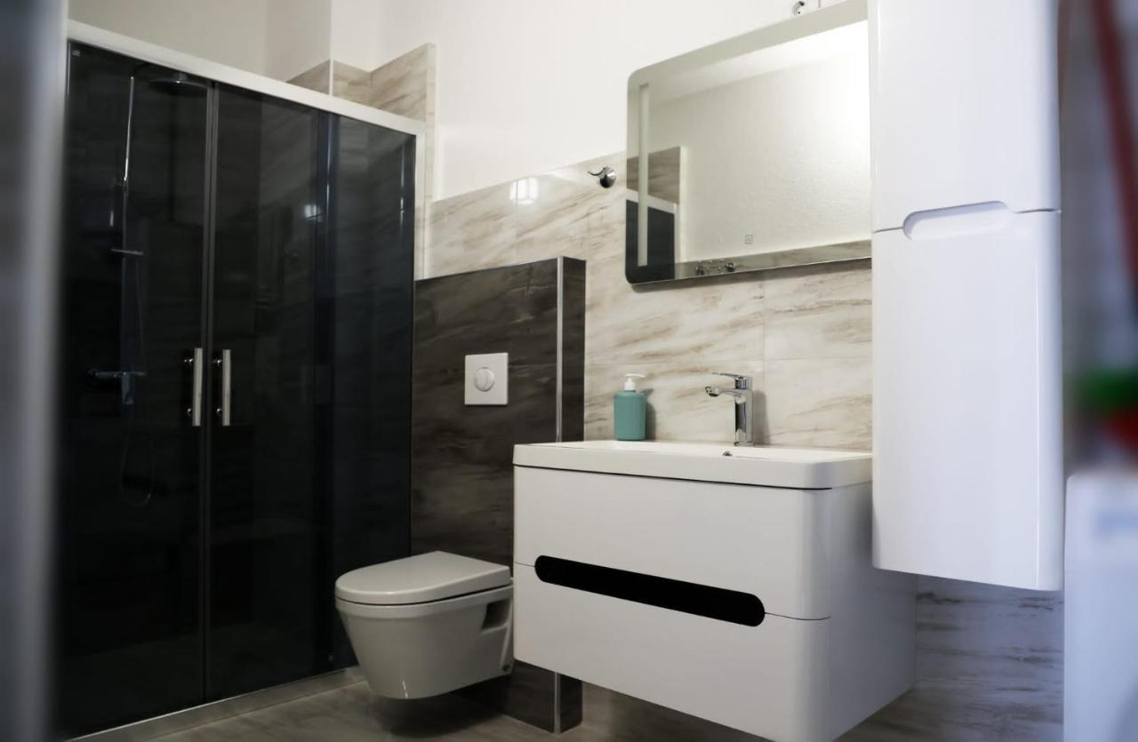 Hotel Inn Призрен Экстерьер фото