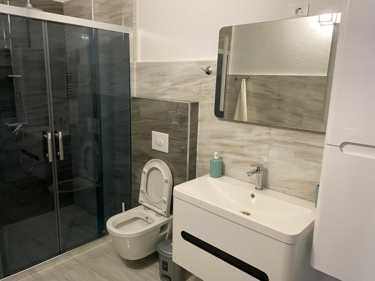 Hotel Inn Призрен Экстерьер фото
